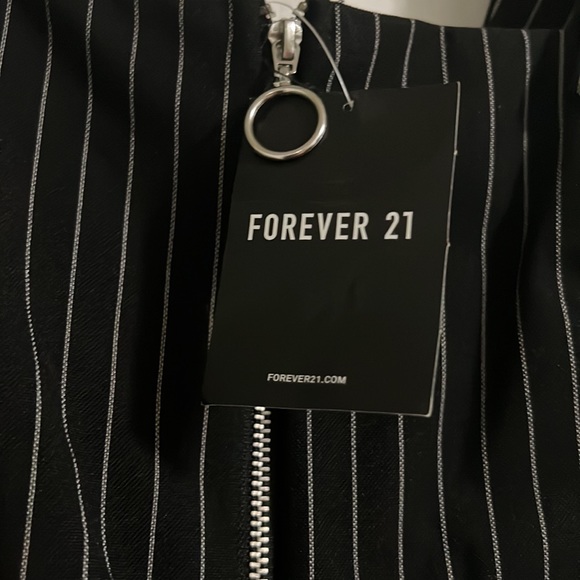 Brand new Forever 21 Romper - Picture 5 of 6